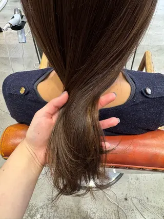 カラー 新村 美咲のヘアスタイル