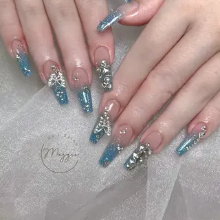 ネイル Maggie Nail🦩のネイルデザイン