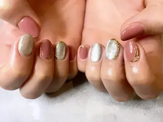 ネイル gluck(グリュック)所属・なかがわ まゆこのネイルデザイン