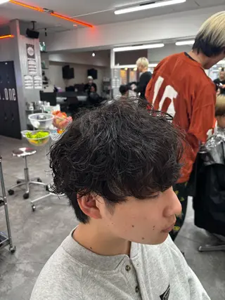 パーマ メンズ メンズ特化✨️ 韓国風パーマ🔥一八のヘアスタイル