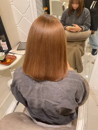 ミディアム カラー 濱田輝レイヤー 韓国風 ハイトーンのヘアスタイル