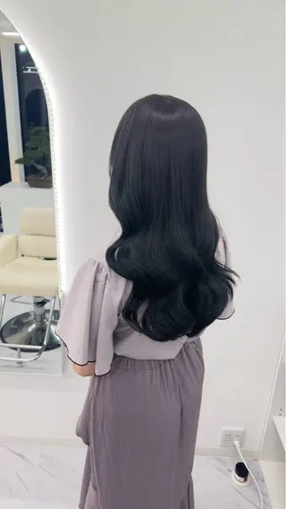 ロング WHITELY     Shibuya所属・プライベートサロン Akane🤍のヘアスタイル