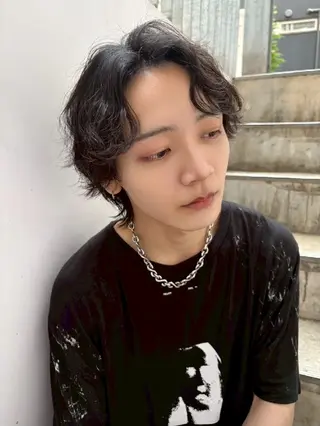 メンズ メンズ ヘアメイク  ハイトーン キャロのヘアスタイル