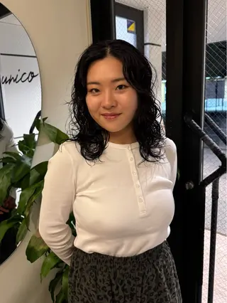 セミロング 内沼 恵留菜のヘアスタイル
