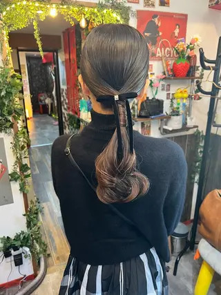 セミロング ヘアアレンジ カラーパティシエ facce🌼ikoのヘアスタイル