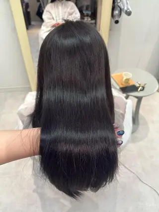 ミディアム カラー レイヤー/顔まわり カット/地毛風カラーのヘアスタイル