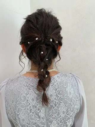 セミロング ヘアアレンジ ハイトーンカラー🤍 山下 優華のヘアスタイル