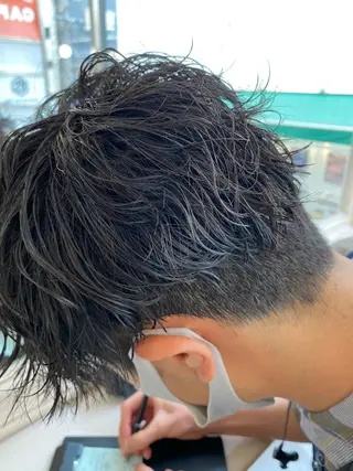 パーマ メンズ 持ちが良いニュアンス パーマ渡辺尚暉のヘアスタイル