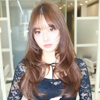 ロング 似合わせレイヤー/ 透明感カラーのヘアスタイル