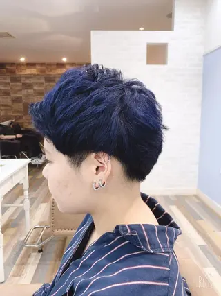 ショート カラー 穐山 翔のヘアスタイル