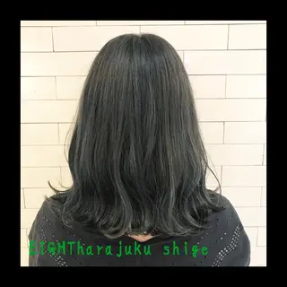 ミディアム カラー 及川シゲル 髪質改善講師のヘアスタイル