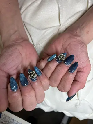 ネイル nail.salon .Reversalのネイルデザイン