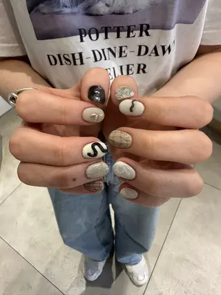 ネイル 🎀韓国レイヤー特化 🎀ベージュ/ミクのヘアスタイル