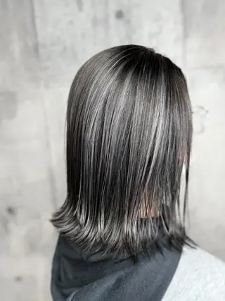 セミロング カラー mimiiy梅田 中崎町ハイトーンのヘアスタイル
