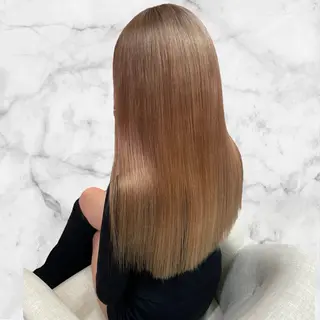 ロング カラー セルバ所属・HIRORO ブリーチ/ハイトーンのヘアスタイル