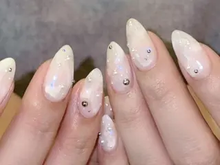 ネイル Shis_🦄shi 韓国風キラキラネイルのネイルデザイン