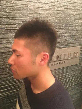 ショート ヒロ銀座プレミアムバーバー新宿店所属・星 スズカのヘアスタイル