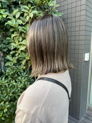 ミディアム カラー M IIのヘアスタイル