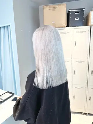 セミロング カラー 🪄池袋ハイトーン 🪄ブリーチカラーのヘアスタイル