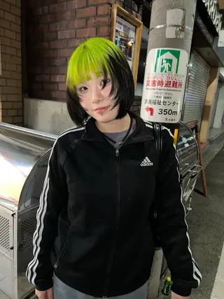 ミディアム 室屋 鈴音のヘアスタイル