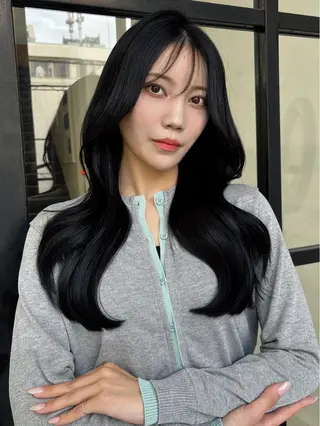 ロング カラー MaisonHALU 松浦光咲のヘアスタイル