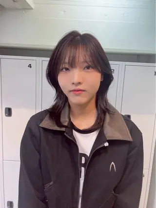 ミディアム カラー yu-kaハッシュ カット/韓国レイヤーのヘアスタイル