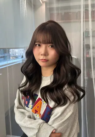 セミロング ブリーチ/ベージュ /レイヤー/ひよりのヘアスタイル