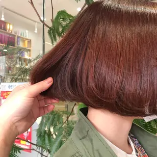 カラー レイヤー/顔まわり カット/地毛風カラーのヘアスタイル