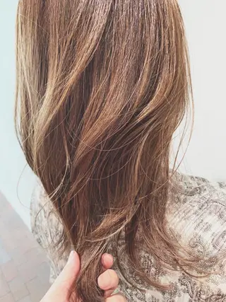 ミディアム カラー GO TODAY SHAiRE SALON 梅田店所属・ベージュカラー/ボブ チャネリングカットのヘアスタイル