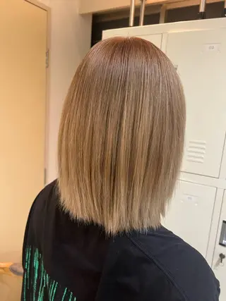 ミディアム カラー 刀根 梓織のヘアスタイル