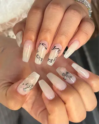 ネイル 🪐富島彩夏 /海外nail🪐のネイルデザイン