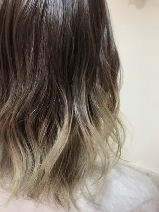 ミディアム カラー LOST CITY 横浜所属・🪐脱白髪染め 🪐松尾菜々美のヘアスタイル