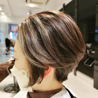 ショート 韓国風パーマ、白髪ぼ かし　マキノタカユキのヘアスタイル