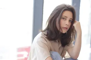 ミディアム 宮内 真乃のヘアスタイル