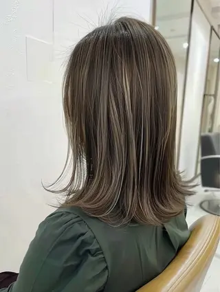 ミディアム ブリーチなしWカラー 透明感/美髪/ユウゴのヘアスタイル