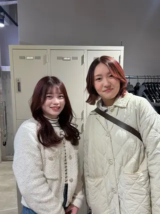 カラー ベージュ／ブラウン/ ナチュラルレイヤーのヘアスタイル