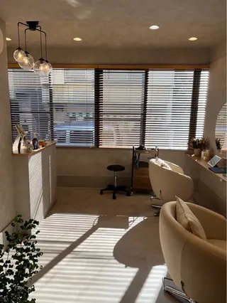 高橋友里亜 /フリーランスのヘアスタイル