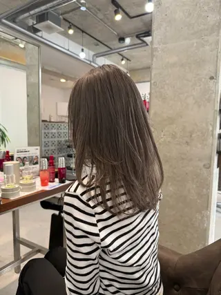 セミロング カラー カイリ /レイヤーカットのヘアスタイル