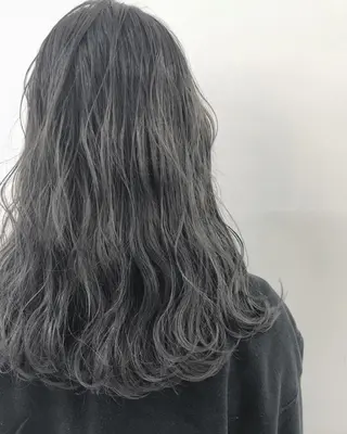 セミロング カラー ニシオカ タクヤのヘアスタイル