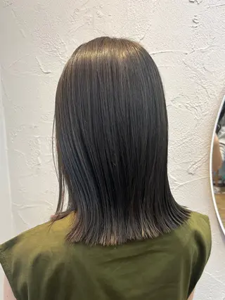 ミディアム カラー サワムラ ソナタのヘアスタイル