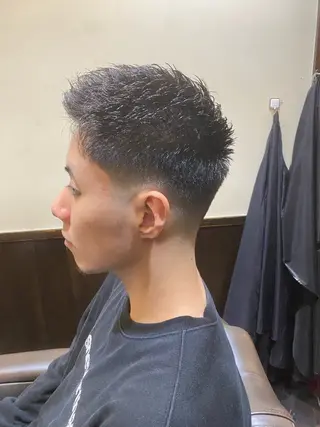 ショート ヒロ銀座バーバーショップ東京駅丸の内店所属・對馬 虎太郎のヘアスタイル