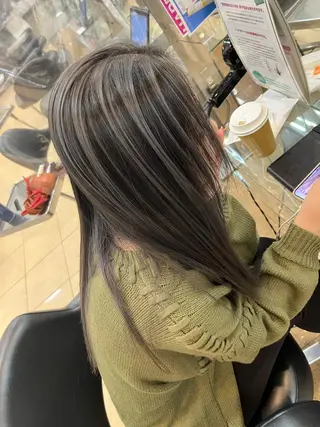 セミロング GISELAジゼラ所属・手塚 亮汰のヘアスタイル