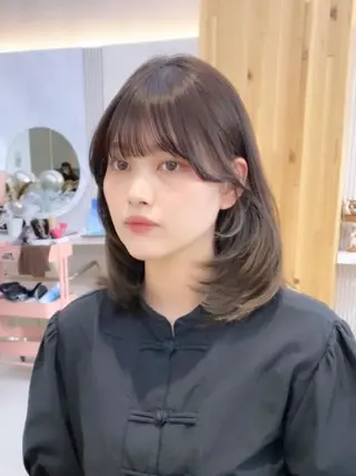 ミディアム 韓国くびれレイヤー 🇰🇷はづきのヘアスタイル
