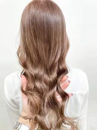 ロング カラー 🩵ハイトーン 美咲🩵のヘアスタイル