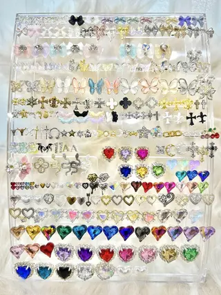 ネイル Nail&eye Belire 新宿のネイルデザイン