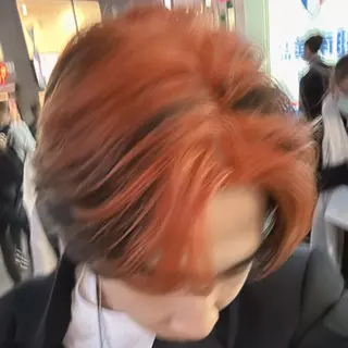 カラー メンズ ウルフとデザイン カラーの神のヘアスタイル