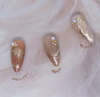 ミディアム Irresistible  Nailsイレジスティブル ネイルズ所属・イレジスティブル ネイルズのネイルデザイン