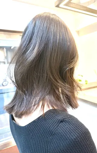 ミディアム 小山 ヨシタカのヘアスタイル