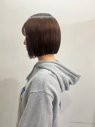 ミディアム 切りっぱなしボブ/ ブリーチカラー/大塚のヘアスタイル