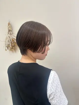 ショート カラー ヘアアレンジ タイトボブ個性派カラ ーAKANEのヘアスタイル